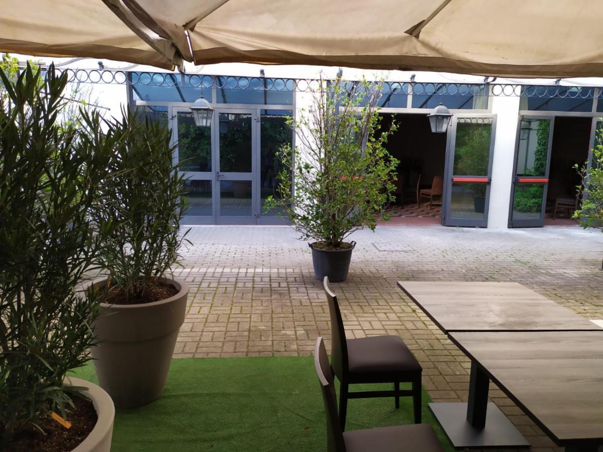 Ferretti Majestichouse Hotel Castenedolo Buitenkant foto
