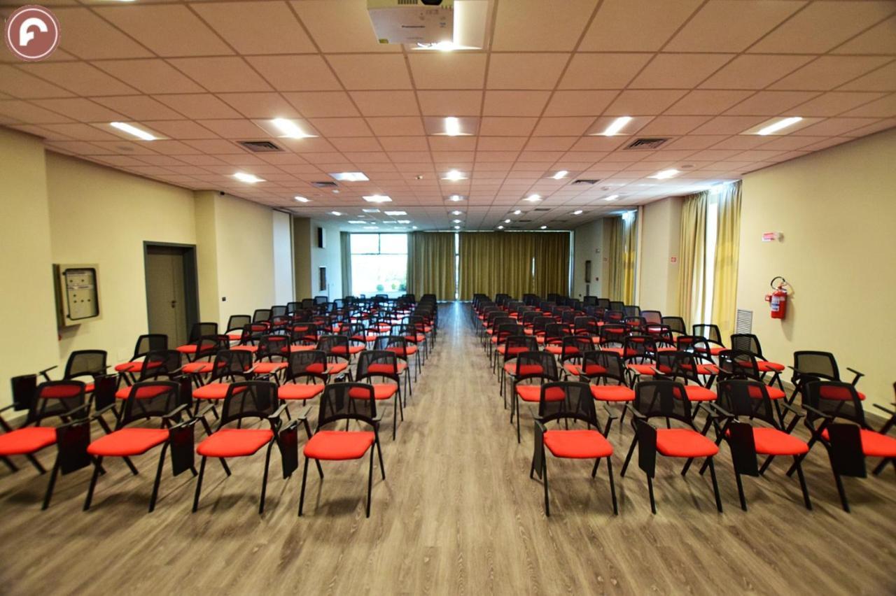 Ferretti Majestichouse Hotel Castenedolo Buitenkant foto