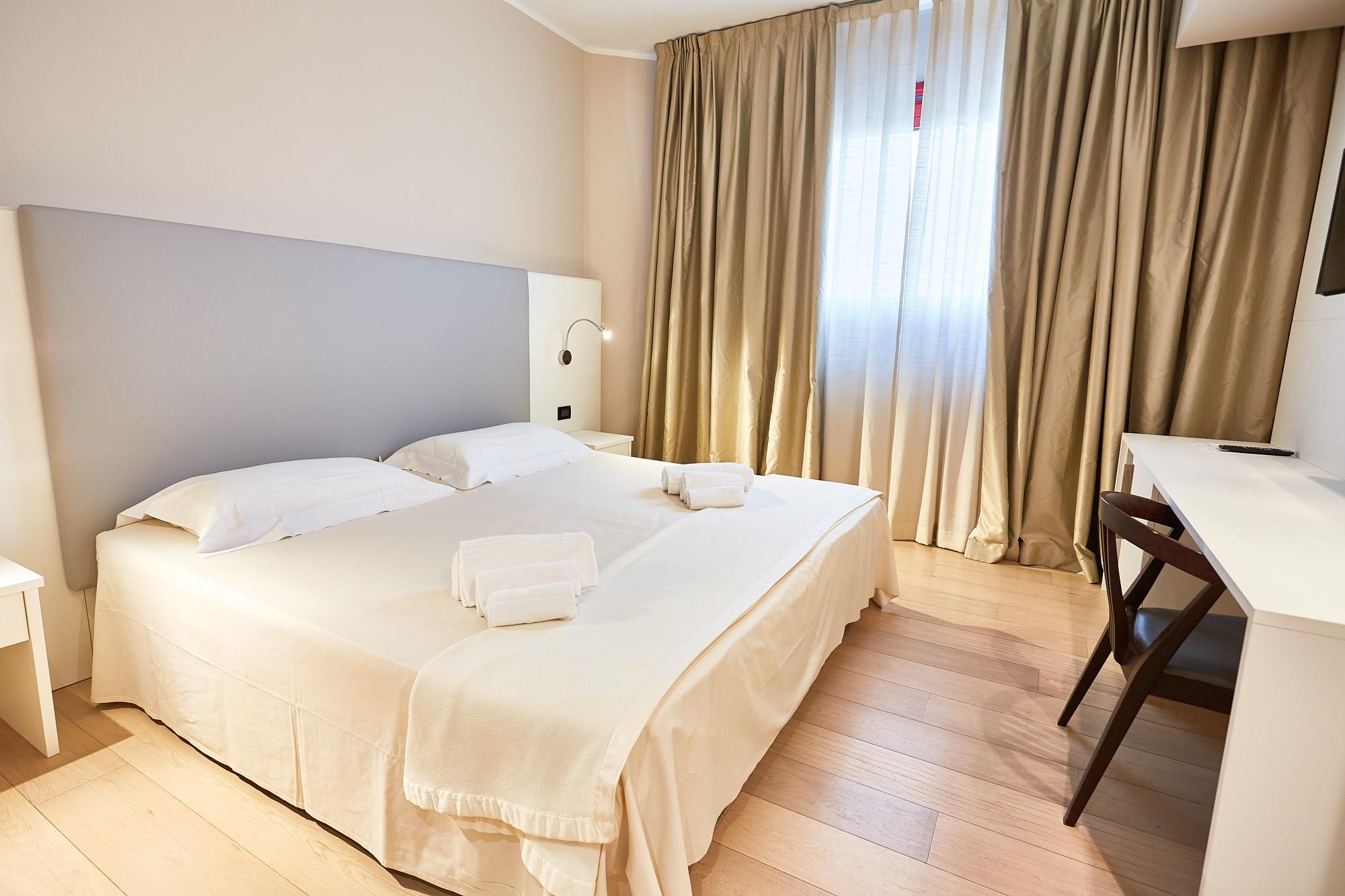 Ferretti Majestichouse Hotel Castenedolo Buitenkant foto